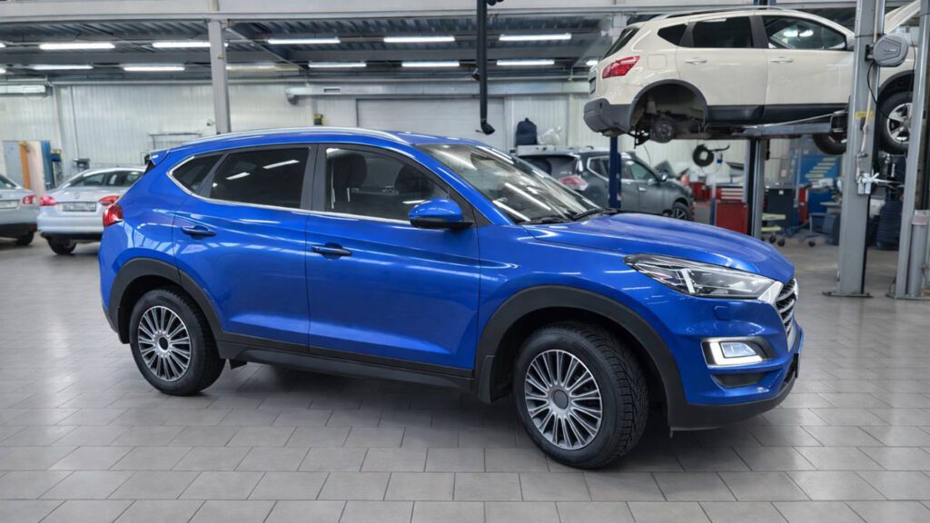 Hyundai Tucson NX4 в сервисе для обслуживания муфты полного привода
